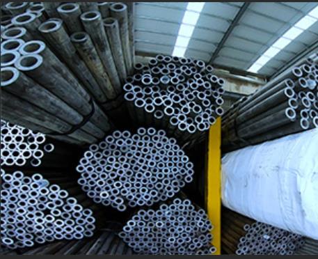 How to Choose Between Hot-Rolled and Cold-Drawn Seamless Steel Pipes? A Guide to Help You Decide